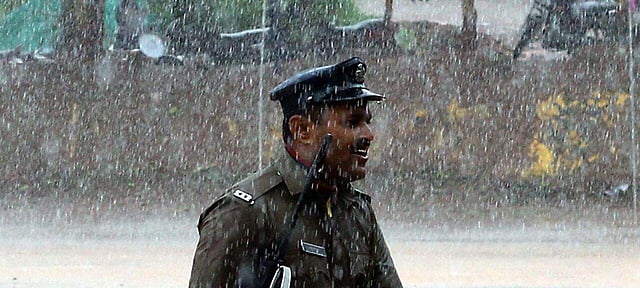 സ്ഥാനമൊഴിയുന്ന സംസ്ഥാന പൊലീസ് മേധാവി ടിപി സെന്കുമാറിന് തിരുവനന്തപുരം സ്പെഷല് ആംഡ് പൊലീസ് മൈതാനത്ത് സേന നല്കിയ വിടവാങ്ങല് പരേഡില് നിന്ന്. ചിത്രം കവിയൂര് സന്തോഷ്/എക്സ്പ്രസ്