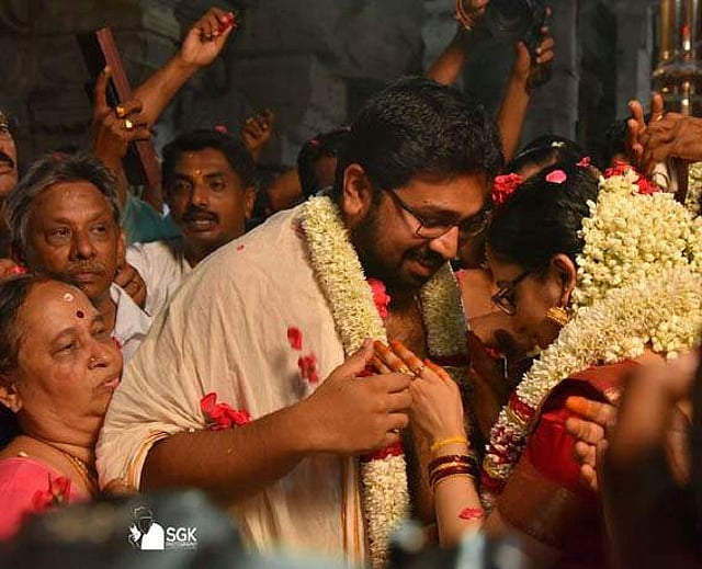 കെഎസ് ശബരിനാഥന് എംഎല്എയും തിരുവനന്തപുരം സബ് കലക്ടര് ദിവ്യ എസ് അയ്യരും തക്കല ക്ഷേത്രത്തില് വച്ച് വിവാഹിതരായപ്പോള് ചിത്രം: മനു ആര് മാവേലില്/എക്സ്പ്രസ്