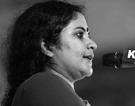 'പടച്ചോനെ ഓര്‍ത്ത് നീ അത് ഒരിക്കലും അമ്മയോട് പറയരുത്, പടിഞ്ഞാറ്റയില്‍ കയറ്റിയതും' ആര്‍ത്തവത്തെ കുറിച്ചുള്ള യുവതിയുടെ ഫേസ്ബുക്ക് കുറിപ്പ് വൈറലാവുന്നു