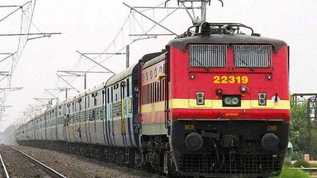 palaruvi express