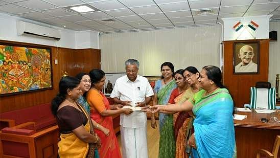 ദുരിതാശ്വസ സഹായം കൈമാറി മന്ത്രി പത്‌നിമാരും