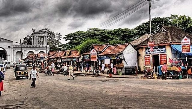 'കുടിക്കാന്‍ ബോഞ്ചി എടുക്കട്ടാ!' 'അപ്പി കലക്കിയതാ'