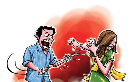 'സ്വകാര്യ ഭാഗങ്ങളില്‍ സാനിറ്റൈസര്‍ ഒഴിച്ച് തീക്കൊളുത്താൻ ശ്രമം', ഡല്‍ഹിയില്‍ യുവതിക്കെതിരെ ലിവ് ഇന്‍ പാര്‍ട്ണറുടെ ക്രൂരത