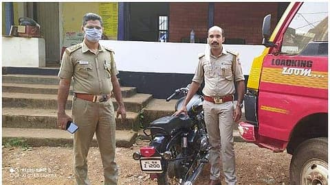ബുള്ളറ്റ് മോഷ്ടിച്ച് രൂപമാറ്റം വരുത്തി; നമ്പര്‍ പ്ലേറ്റും വ്യാജം; കറങ്ങിനടന്ന രണ്ടുപേര്‍ പിടിയില്‍