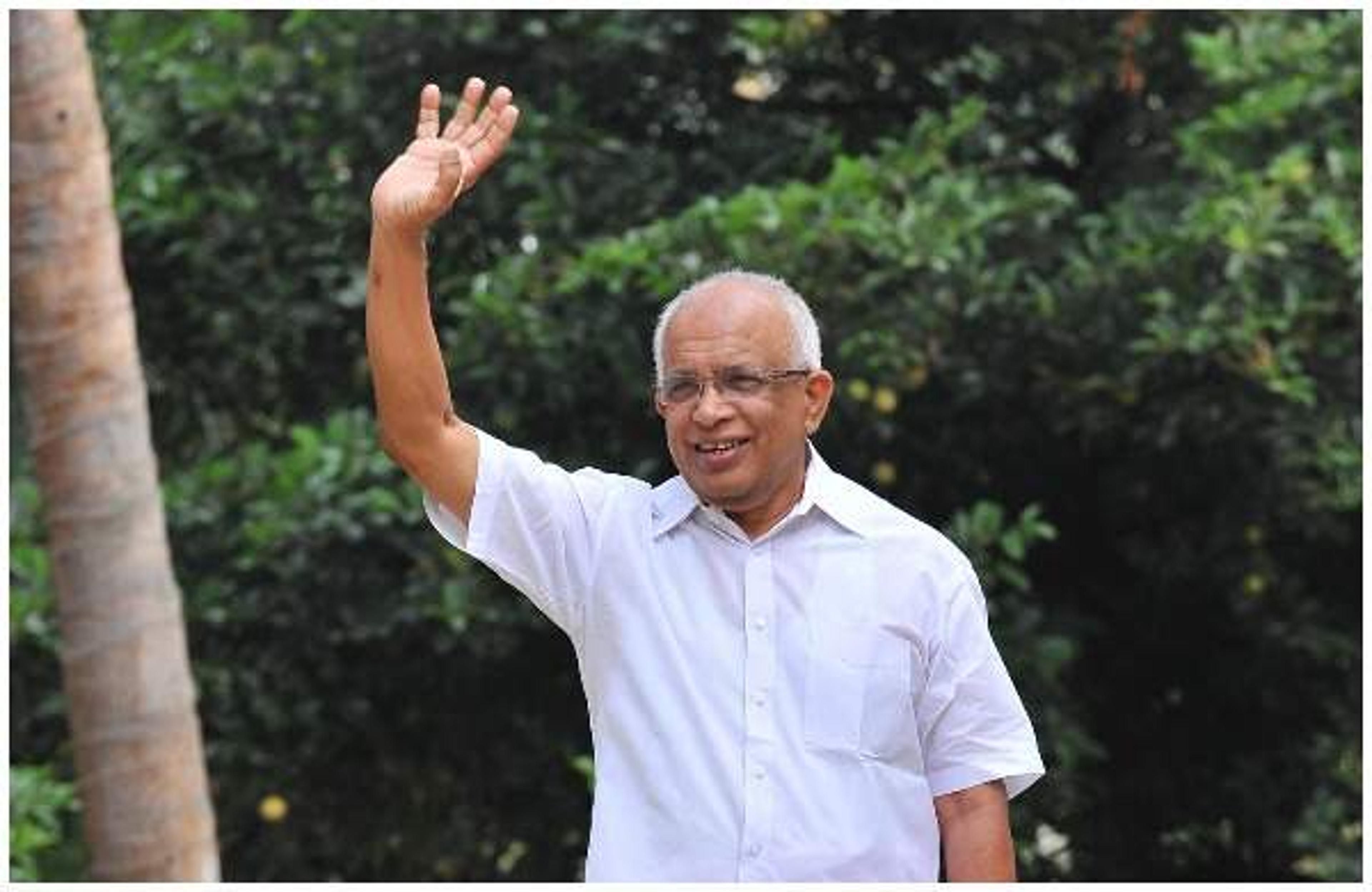 'കൃഷ്ണന്കുട്ടിയേട്ടന്റെ നാമത്തില്...'; മന്ത്രിയുടെ പേരിലും സത്യപ്രതിജ്ഞ!