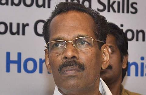 ലോക്ക്ഡൗണ്‍ തീരും വരെ മദ്യവില്‍പ്പന ഉണ്ടാകില്ല: മന്ത്രി ടി പി രാമകൃഷ്ണന്‍