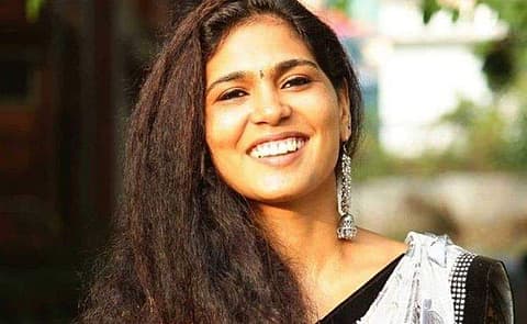 ന​ഗ്ന ശരീരത്തിൽ ചിത്രം വരപ്പിച്ച കേസ്; രഹ്ന ഫാത്തിമ  കീഴടങ്ങി