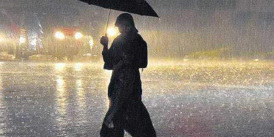 തിരുവനന്തപുരത്ത് കനത്ത മഴ; അരുവിക്കര ഡാമിന്റെ ഷട്ടറുകള്‍ വീണ്ടും ഉയര്‍ത്തും; ജാഗ്രതാ നിര്‍ദേശം