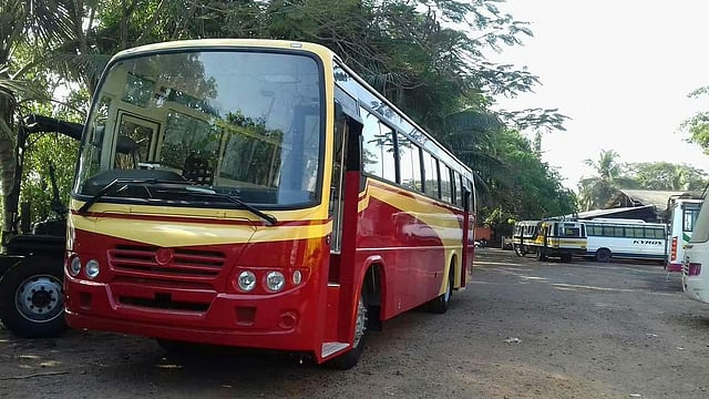 യാത്രക്കാര്ക്ക് ബസിനുള്ളില് കുടിവെള്ളവുമായി കെഎസ്ആര്ടിസി
