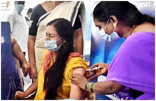 18 മുതൽ 44 വരെ പ്രായക്കാർക്ക് ബുധനാഴ്ച മുതൽ രജിസ്ട്രേഷൻ, വാക്സിൻ വേണ്ടവർ കോവിൻ സൈറ്റിൽ പേര് ചേർക്കണം; കേന്ദ്രസർക്കാരിന്റെ മാർ​ഗരേഖ 