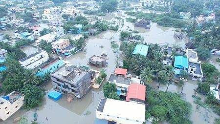 കനത്തമഴ: താഴ്ന്ന പ്രദേശങ്ങള്‍ വെള്ളത്തില്‍ മുങ്ങി; അണക്കെട്ടുകളും തടാകങ്ങളും നിറഞ്ഞു കവിഞ്ഞു, തമിഴ്‌നാട്ടില്‍ പ്രളയമുന്നറിയിപ്പ് 
