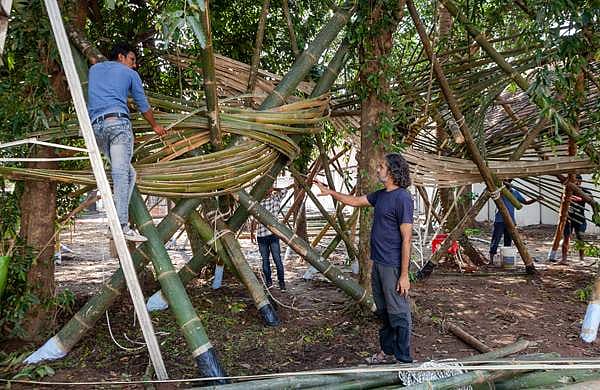 പാഴ്മുളംതണ്ടില്‍ തീര്‍ത്ത ഇന്‍സ്റ്റലേഷന്‍; ബിനാലെയില്‍വിസ്മയമാകാന്‍ 'ഇംപ്രൊവൈസ്'