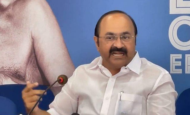 'ഞങ്ങളെ അങ്ങോട്ട് വരുത്തരുത്?;  പേരാമ്പ്രയില്‍ കോണ്‍ഗ്രസ് പ്രവര്‍ത്തകരെ വേട്ടയാടുന്നത് അവസാനിപ്പിക്കണം; ബോംബ് എറിഞ്ഞെന്നത് കള്ളക്കഥ'