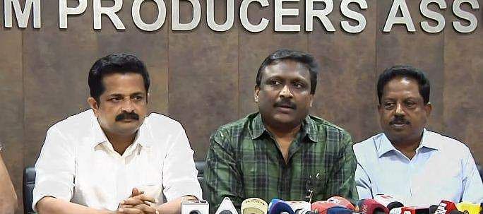 ശ്രീനാഥ് ഭാസിക്കു വിലക്ക്; സിനിമയില്‍നിന്ന് ഒഴിവാക്കുമെന്ന് നിര്‍മാതാക്കളുടെ സംഘടന