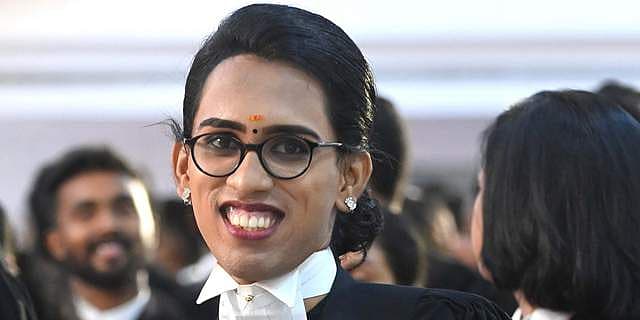 പത്മ ലക്ഷ്മി; കേരളത്തിലെ ആദ്യത്തെ ട്രാന്‍സ്‌ജെന്‍ഡര്‍ അഭിഭാഷക, അഭിനന്ദിച്ച് മന്ത്രി