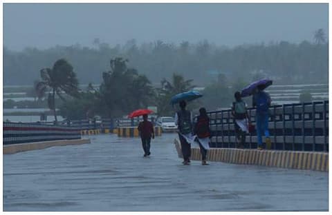 മഴ മുന്നറിയിപ്പില്‍ മാറ്റം, ഇന്ന് ഏഴ് ജില്ലകളില്‍ യെല്ലോ അലര്‍ട്ട്; ഇടിമിന്നല്‍ മുന്നറിയിപ്പ് 