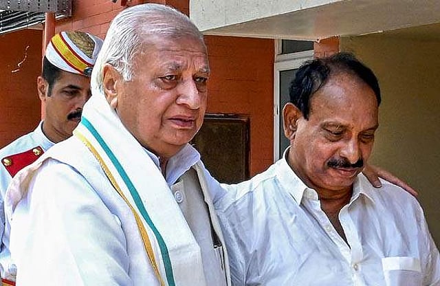 ഡോക്ടർ വന്ദനയുടെ കുടുംബത്തെ ആശ്വസിപ്പിച്ച് ഗവർണർ ആരിഫ് മുഹമ്മദ് ഖാൻ