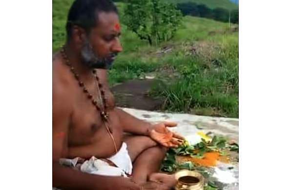 'പൊന്നമ്പലമേട്ടില്‍ പൂജ ചെയ്യാന്‍ കഴിഞ്ഞത് അയ്യപ്പന്റെ അനുഗ്രഹം; തെറ്റൊന്നും ചെയ്തിട്ടില്ല, കേസിന്റെ ആവശ്യമില്ല'