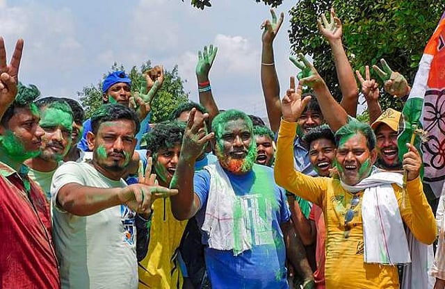 തൃണമൂൽ പ്രവർത്തകരുടെ ആഹ്ലാദപ്രകടനം
