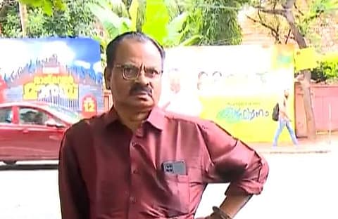 'മനുഷ്യരാണ് കേട്ടോ, മൃഗങ്ങളല്ല'; മാധ്യമങ്ങളോട് ക്ഷുഭിതനായി ജി ശക്തിധരന്‍