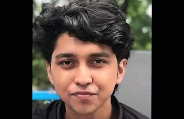 ടര്‍ഫില്‍ ഫുട്‌ബോള്‍ കളിക്കുന്നതിനിടെ വിദ്യാര്‍ഥി കുഴഞ്ഞുവീണുമരിച്ചു