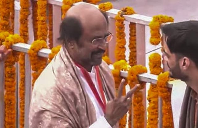 പ്രതിഷ്ഠാ ചടങ്ങില് പങ്കെടുക്കാനായി നടന് രജനീകാന്ത് രാമക്ഷേത്രത്തിലെത്തിയപ്പോള് ചിത്രം/ പിടിഐ