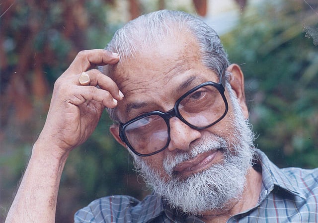 അയ്യപ്പപ്പണിക്കര്