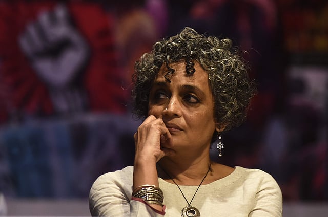 അരുന്ധതി റോയി