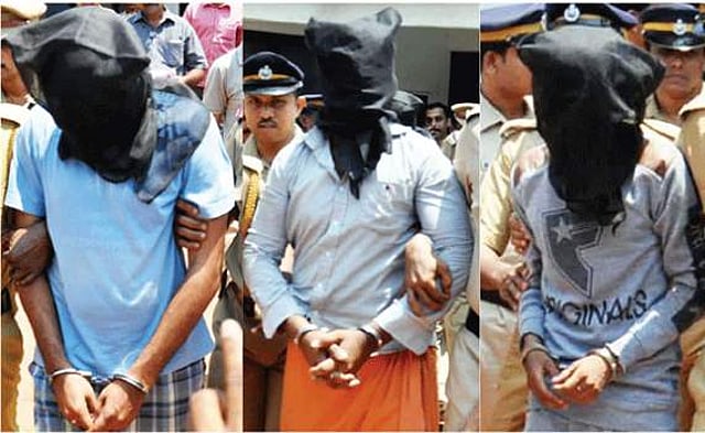 മദ്രസാ അധ്യാപകനായിരുന്ന റിയാസ് മൗലവിയെ കൊലപ്പെടുത്തിയവർ അറസ്റ്റിലായപ്പോൾ