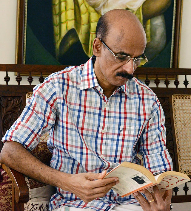 ലേഖകന്