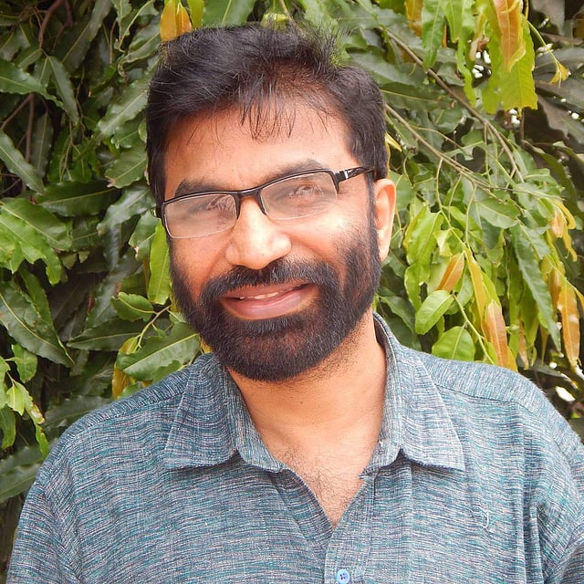 ദിനേശൻ പുത്തലത്ത്
