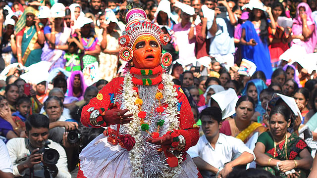 ദേവക്കൂത്ത് തെയ്യം