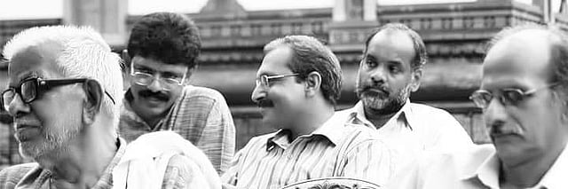 അക്കിത്തം, ബാലചന്ദ്രൻ ചുള്ളിക്കാട്, പി സുരേന്ദ്രൻ, ചാത്തനാത്ത് അച്യുതനുണ്ണി എന്നിവർക്കൊപ്പം പിപി രാമചന്ദ്രൻ (പഴയ ചിത്രം)