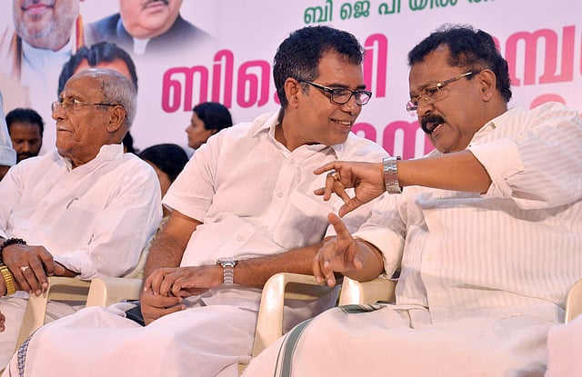 ഒ രാജഗോപാൽ, അബ്ദുള്ളക്കുട്ടി, പിഎസ് ശ്രീധരൻ പിള്ള എന്നിവർ ബിജെപി വേദിയിൽ/ ഫയൽ