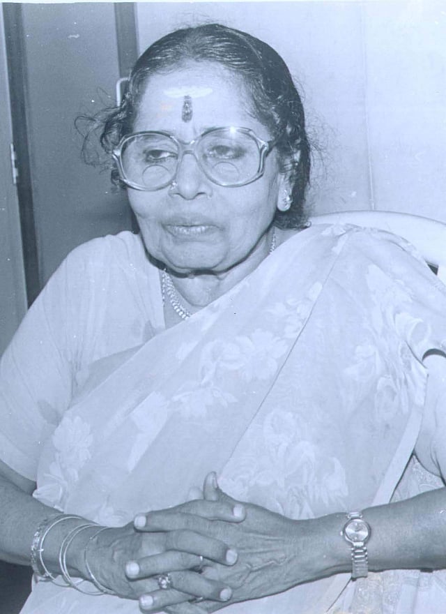 പി ലീല