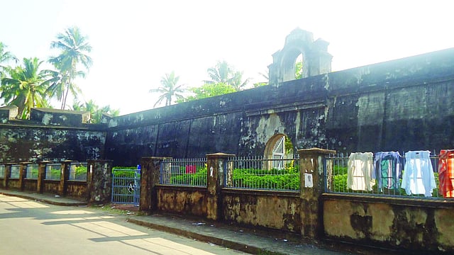 എലീസയുടെ ജനന സ്ഥലം തിരുവിതാംകൂറിലെ അഞ്ചുതെങ്ങ് കോട്ട