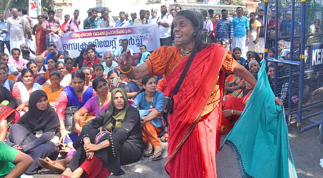 കാസർക്കോട് ജില്ലയിലെ എൻഡോസൾഫാൻ ഇരകളുടെ അമ്മമാരുടെ പ്രതിഷേധ പരിപാടിയിൽ ദയാബായി