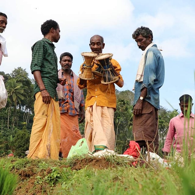 കമ്പളനാട്ടി അനുഷ്ഠാന ചടങ്ങുകൾക്കായി തയ്യാറെടുക്കുന്നവർ