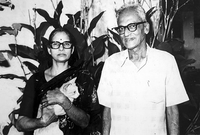 കെകെ നീലകണ്ഠനും ഭാര്യ പാർവതിയും
