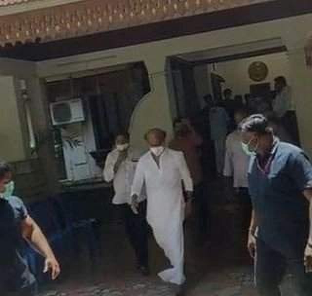 അന്ത്യാഞ്ജലി അർപ്പിക്കാൻ രജനീകാന്ത് എത്തിയപ്പോൾ