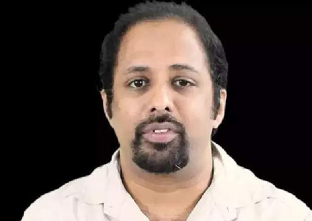 ബൊമ്മൈ സർക്കാർ നിയോഗിച്ച പാഠപുസ്തക പരിഷ്കരണ കമ്മിറ്റിയുടെ തലവൻ രോഹിത് ചക്രതീർത്ഥ