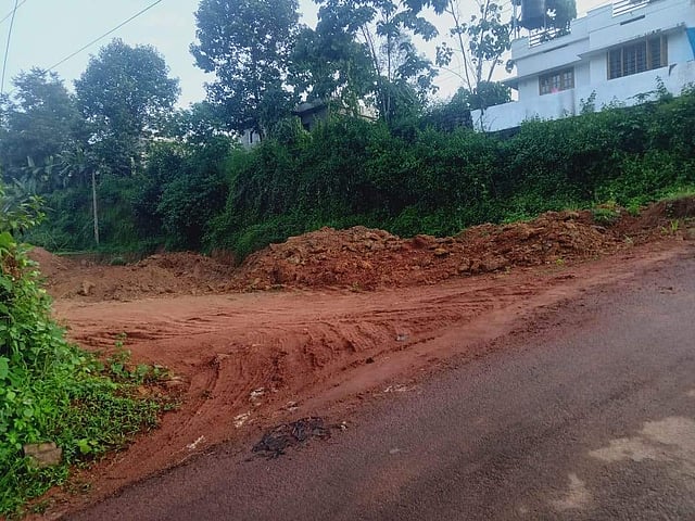മണ്ണെടുത്ത ഭാഗം