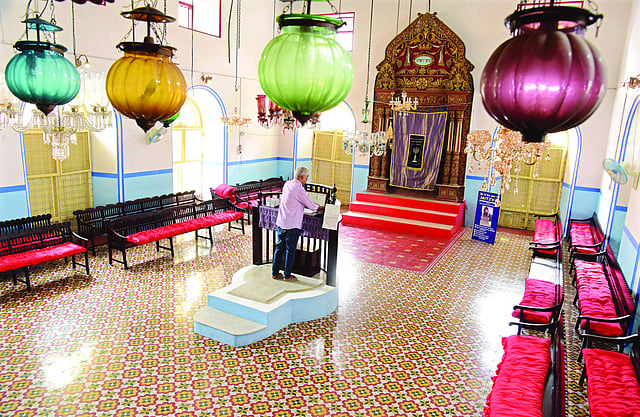 പുതുക്കിപ്പണിത കൊച്ചിയിലെ കടവുംഭാഗം സിനഗോഗിന്റെ ഉൾവശം