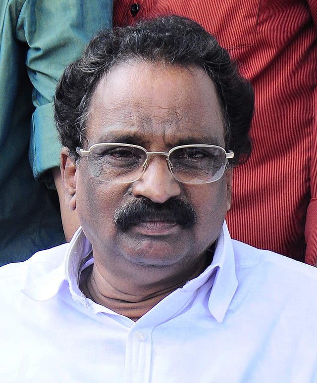 എകെ ബാലൻ
