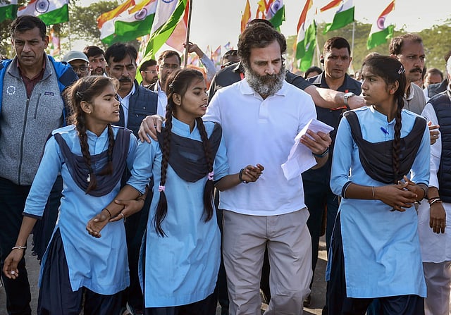 ഭാരത് ജോഡോ യാത്രയിൽ രാഹുൽ ഗാന്ധി കുട്ടികൾക്കൊപ്പം