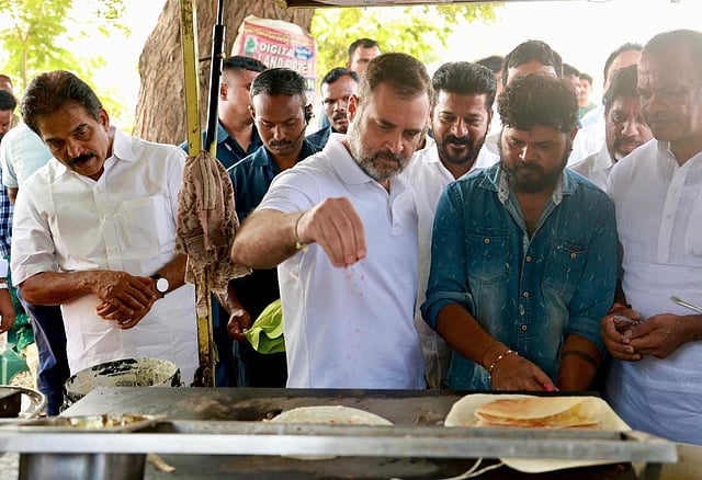 രാഹുൽ ഗാന്ധി ദോശ ചുടുന്നു/ എക്സ്