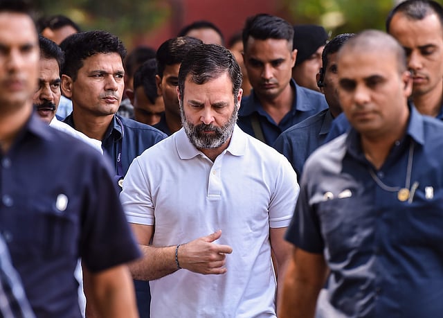 എഐസിസി ആസ്ഥാനത്തേക്ക് പത്രസമ്മേളനത്തിനായി എത്തുന്ന രാഹുൽ ഗാന്ധി