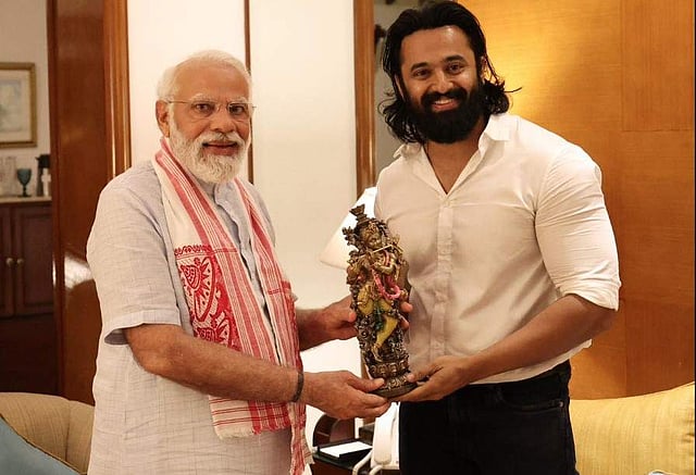 നരേന്ദ്രമോദിക്കൊപ്പം ഉണ്ണി മുകുന്ദൻ
