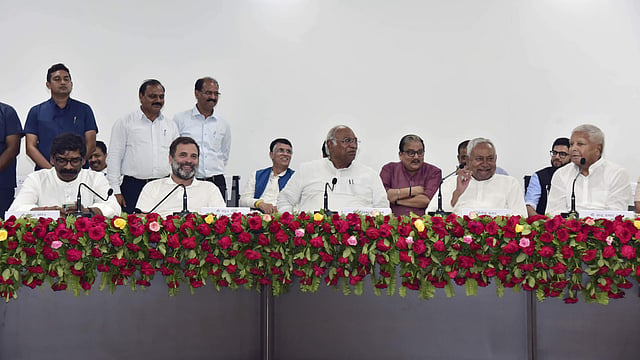 പാറ്റ്നയിൽ നടന്ന പ്രതിപക്ഷ നേതാക്കൻമാരുടെ സമ്മേളനത്തിനു ശേഷം