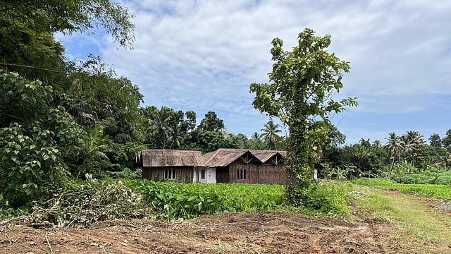 അശാസ്ത്രീയ നിര്മ്മിതി കൊണ്ടു ഉപയോഗശൂന്യമായ ഗസ്റ്റ് ഹൗസ്